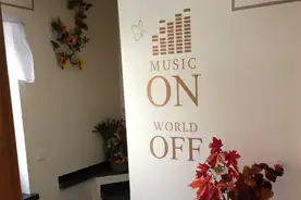 Deko-Wand